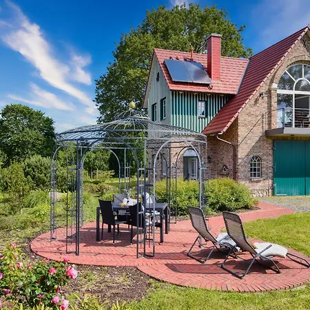 Ferienhaus Bootshaus In Nadelitz Putbus Exterior photo